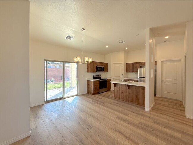 Building Photo - 3 bed, 2.5 Bath 2 car garage home