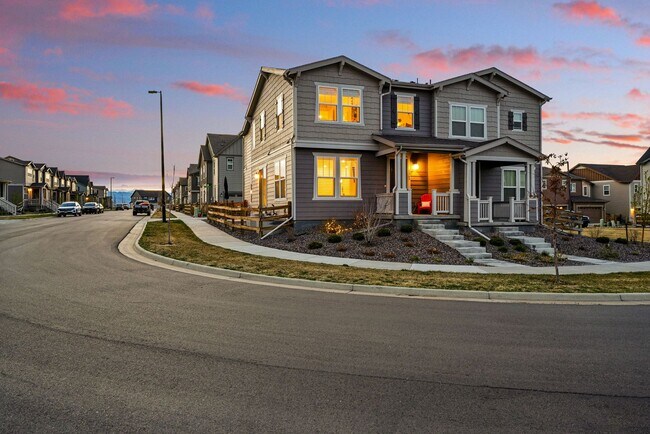 Foto del edificio - Spacious 3BR/3BA Townhome-Available NOW!