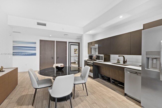 Foto del edificio - 398 NE 5th St