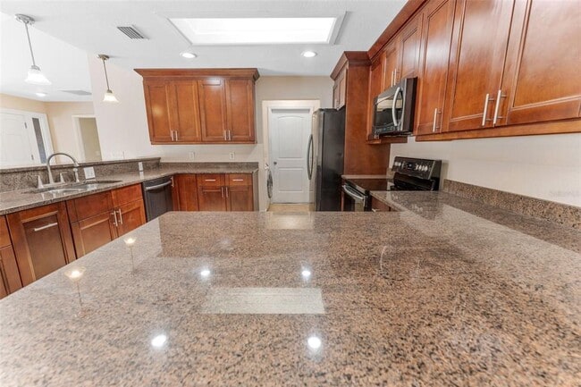 Building Photo - 13721 Lazy Oak Dr