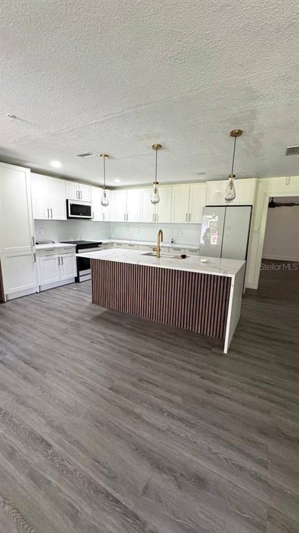 Building Photo - 385 Wild Orange Dr