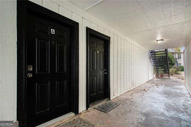 Building Photo - 3599 Woodbriar Cir