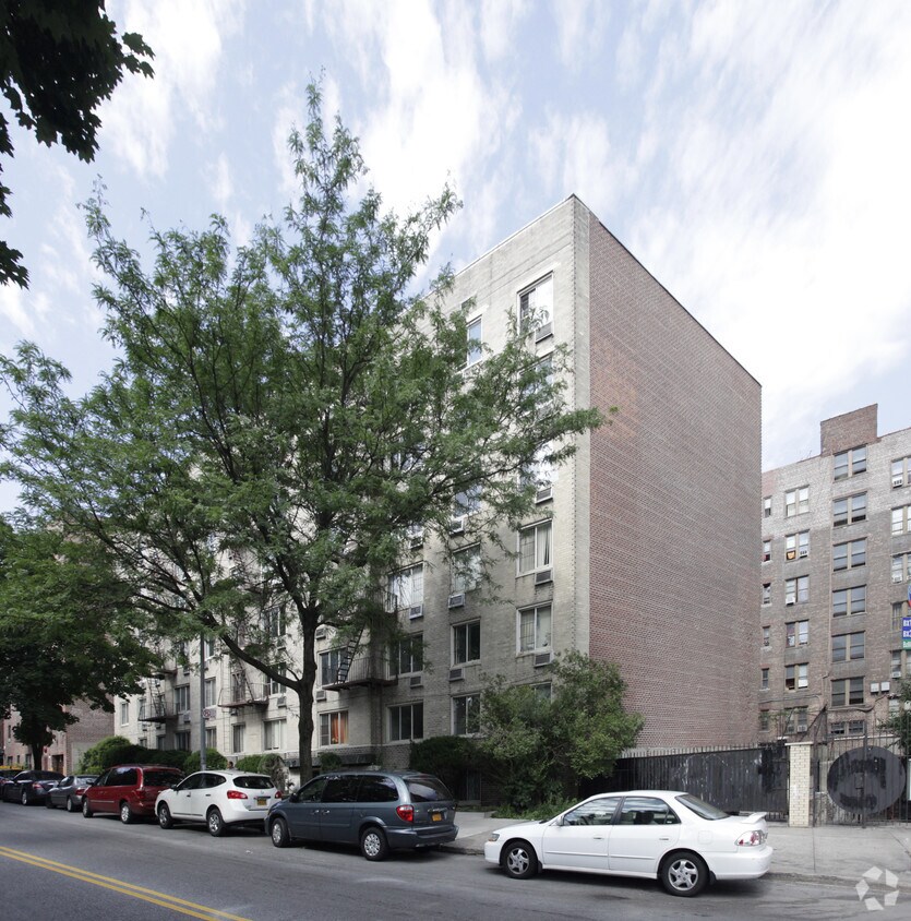 Foto del edificio - 3563 Bainbridge Ave