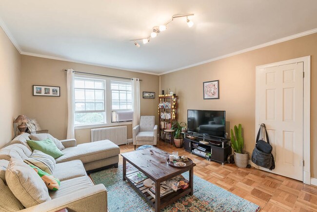 Foto del edificio - 2801 Cortland Pl NW