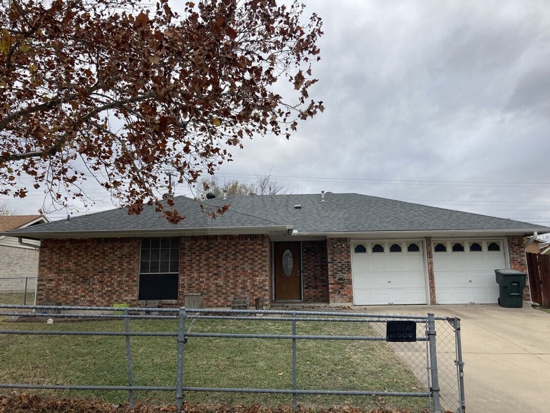 Primary Photo - 600 Skyline Ave, Killeen