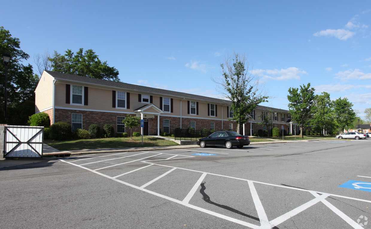 Foto del edificio - Colony West Apartments