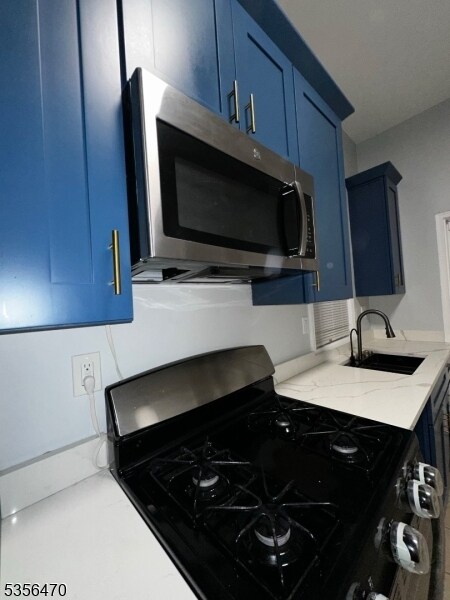 Foto principal - 208 E 9th St