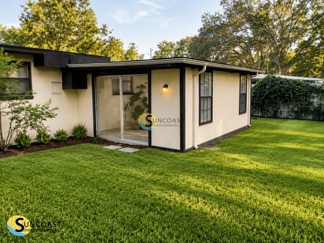 Building Photo - 3721 Colebrooke Dr