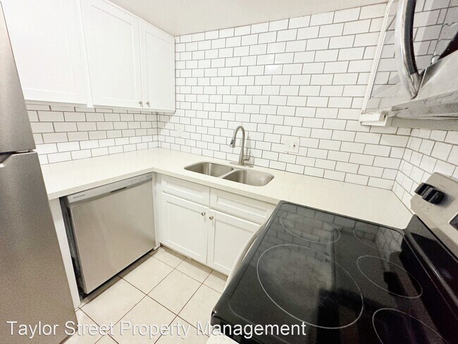 Building Photo - 3 br, 2 bath House - 2688 N 43rd Ave Apt D