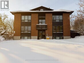 Building Photo - 171 Huron St