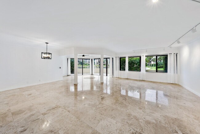 Foto del edificio - 1141 Marine Way E