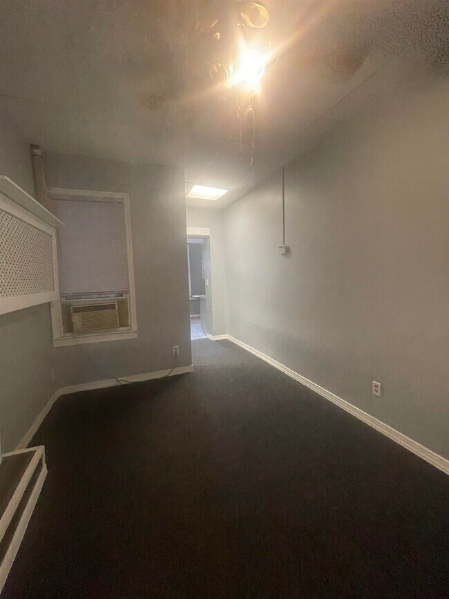 Foto del edificio - 107 Sherman Ave