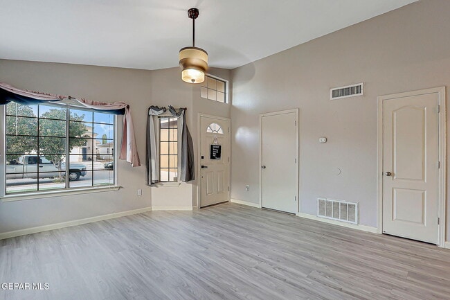 Building Photo - 14270 Gil Reyes Dr