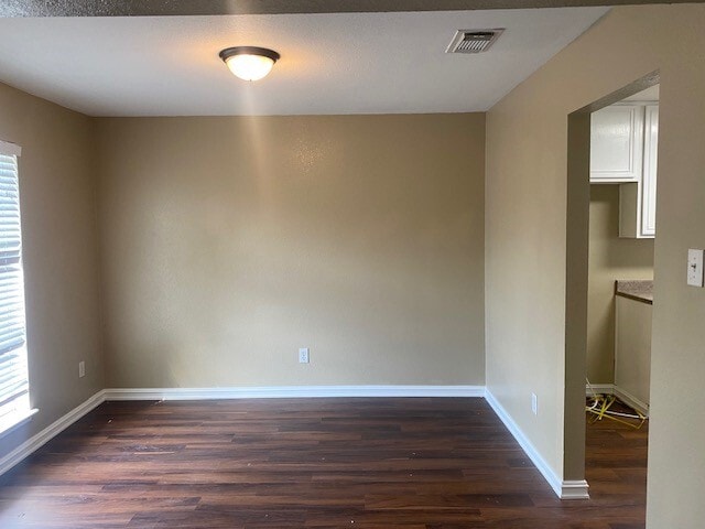 Foto del edificio - 5906 Drenner Park Ln