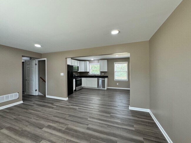 Foto del edificio - 222 Beechwood Dr