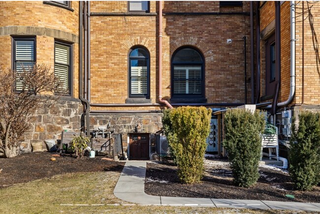 Foto del edificio - 1768 Beacon St