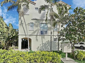 Building Photo - 1705 Johnson St