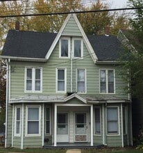 Building Photo - 213 E Orange St