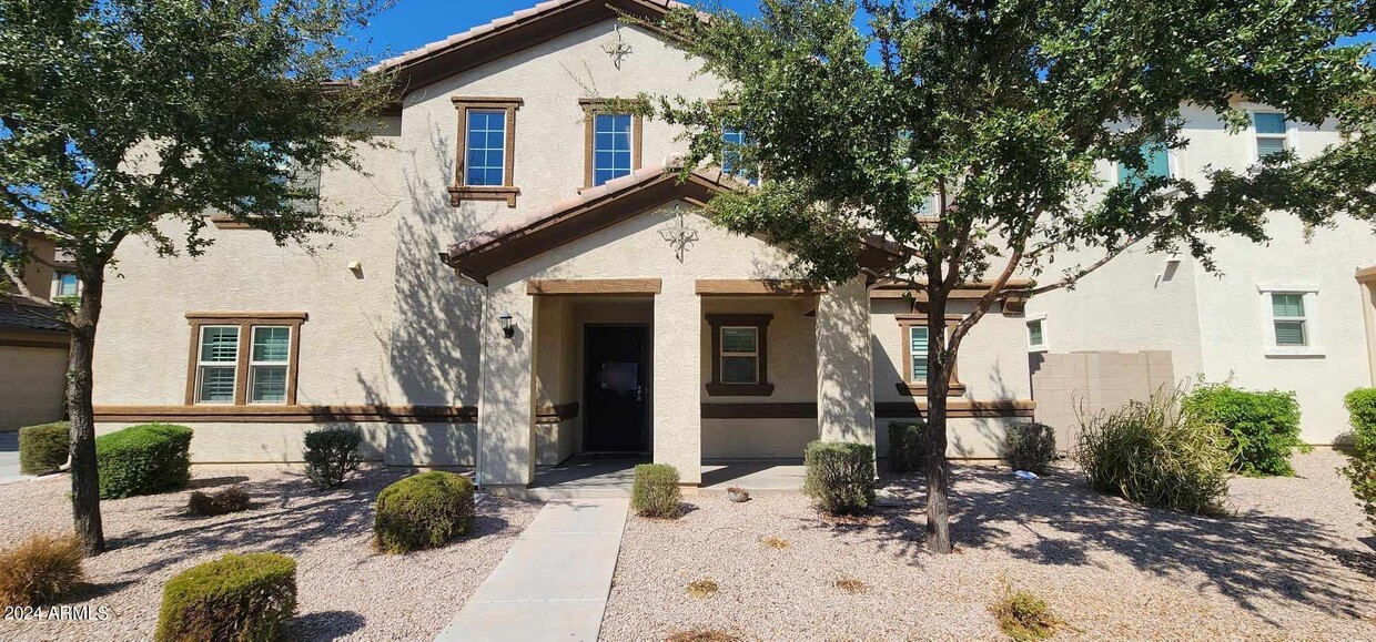 Foto principal - 260 N Scott Dr