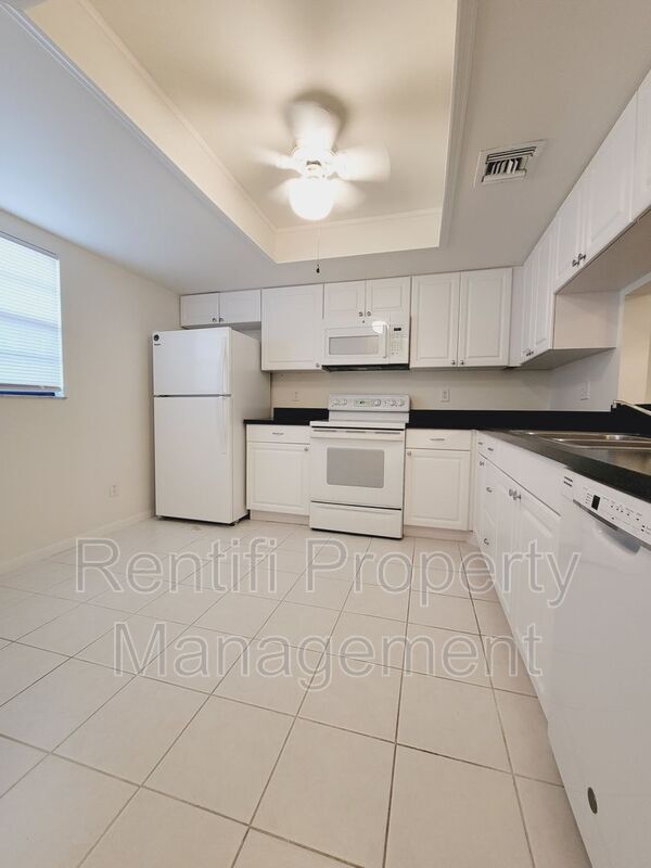 Building Photo - 6120 Whiskey Creek Dr
