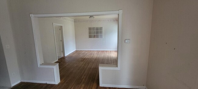 Building Photo - Perry District- Single Family Home