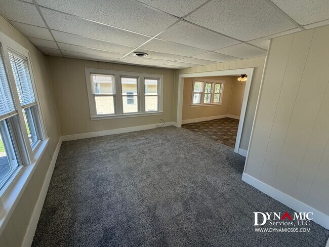 Foto del edificio - 713-715 W 16th St
