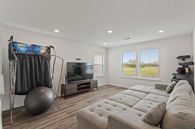 Building Photo - 4826 Hickory Deer Ln