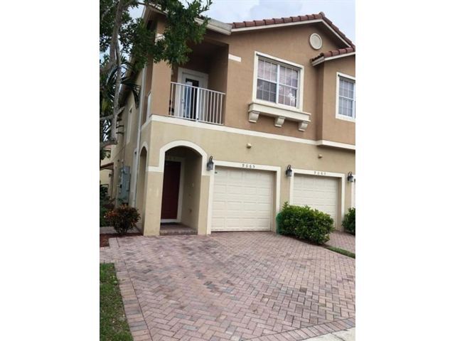 Foto principal - 9065 Plymouth Pl