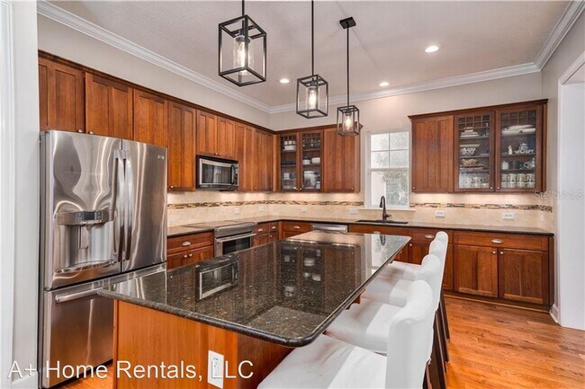 Building Photo - 4 br, 3.5 bath House - 1408 Stickley Ave.