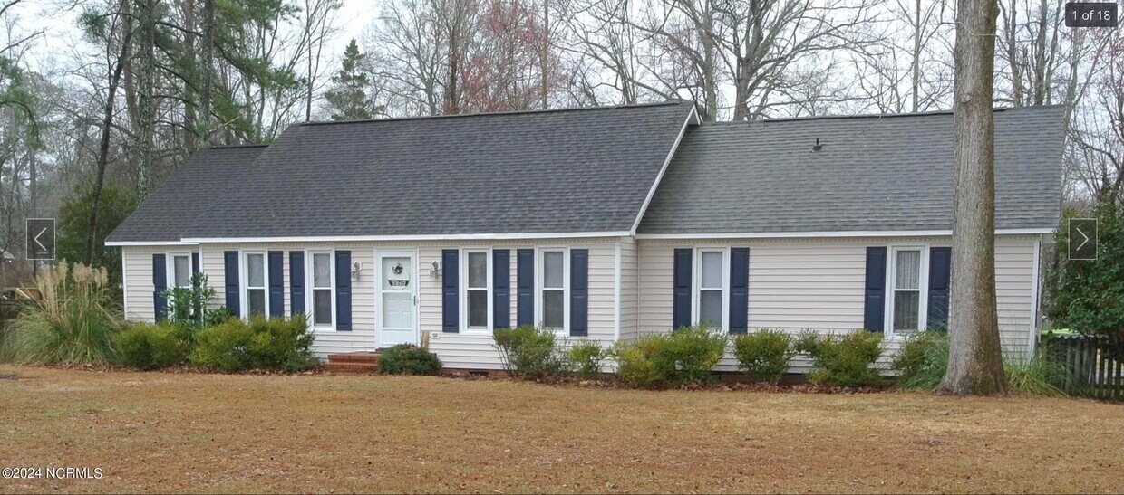 Primary Photo - 3044 Red Fox Rd