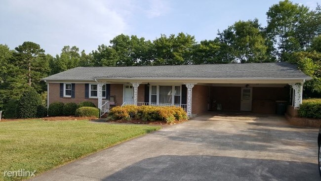 Foto del edificio - 5 br, 2.5 bath House - 246 Briarcliff Dr
