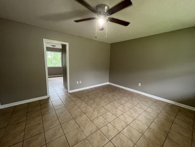 Building Photo - Renovated 4 Bedroom 1.5 Bath Home for Rent!