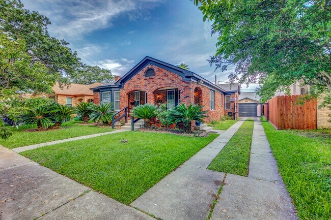 Foto del edificio - 4828 Wharton Dr