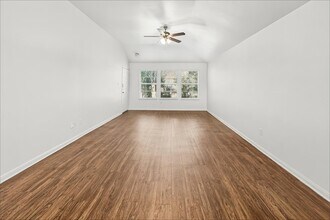 Building Photo - 22 Mira Loma Dr