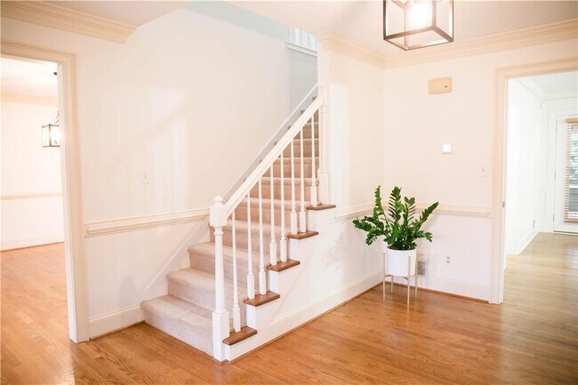 Foto del edificio - 2524 Bridgewood Ln