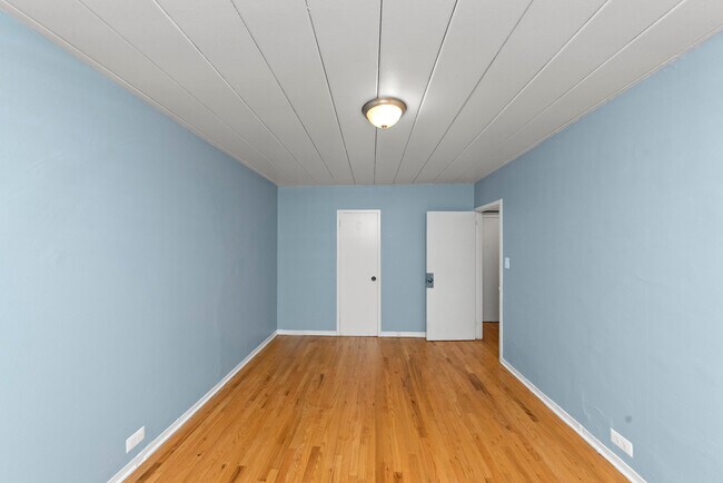 Foto del edificio - 1360 W Touhy Ave