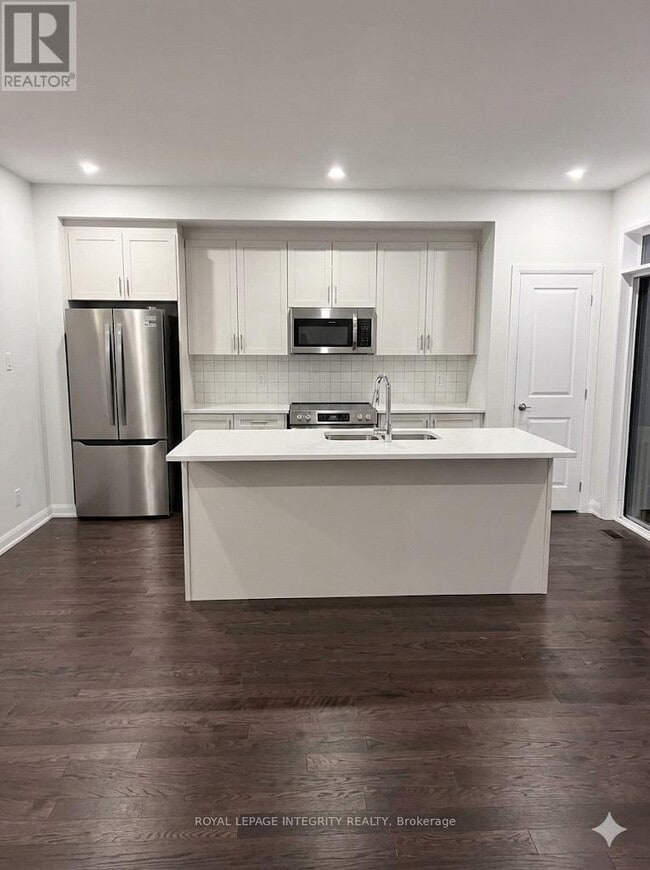 Building Photo - 716 Fairline Row