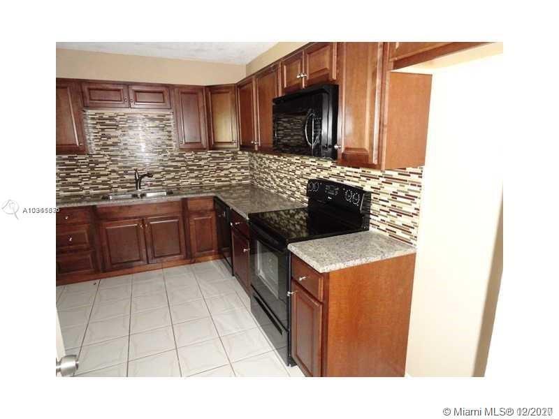 Building Photo - 14840 Naranja Lakes Blvd