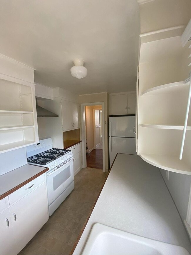 Building Photo - 2510 San Francisco Ave NE