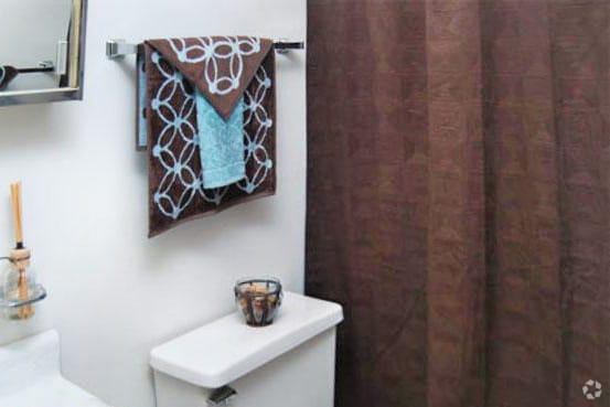 Bathroom - Windsor Mews Apartments