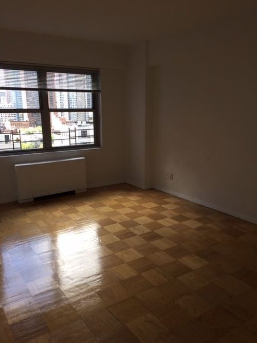 Primary Photo - 200 E 64th St