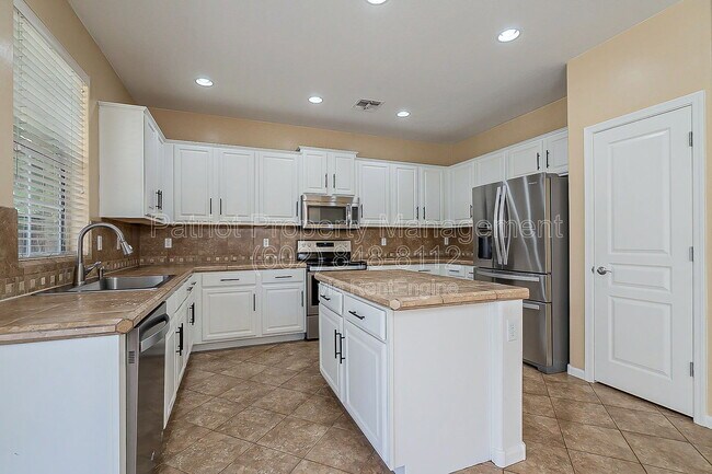 Foto del edificio - 2078 E Flint St