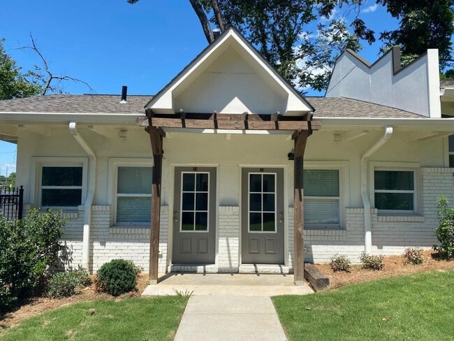 Building Photo - 3015 Clairmont Ave