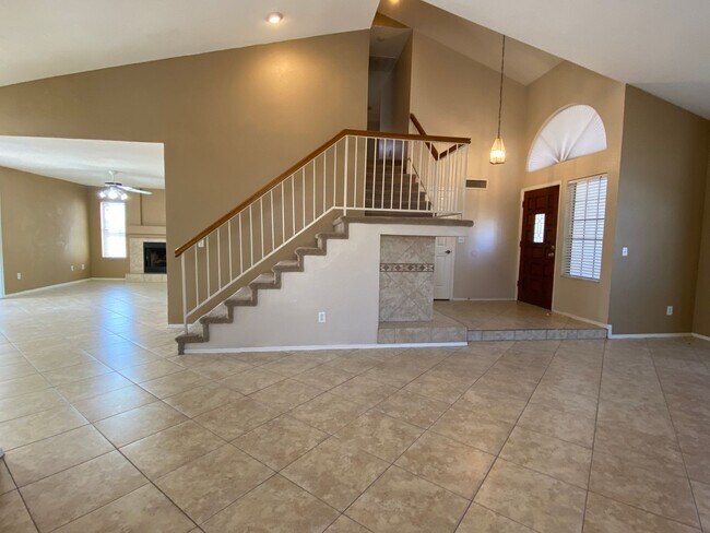 Photo - 3 Bedroom 2.5 Bathroom with a Pool in Gard... House