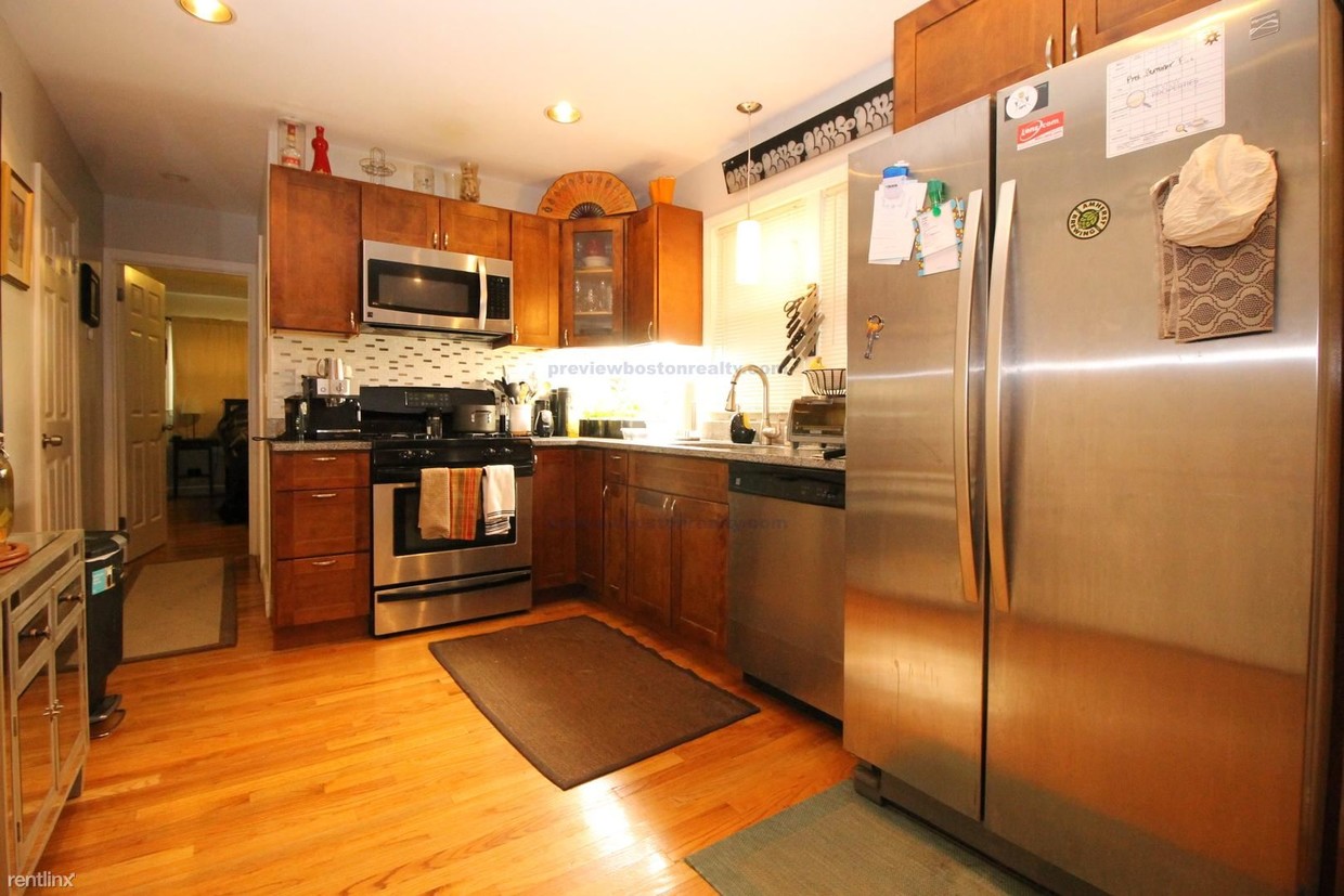 Primary Photo - 466 Washington St