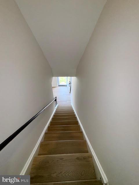 Foto del edificio - 102 Stuart Ave