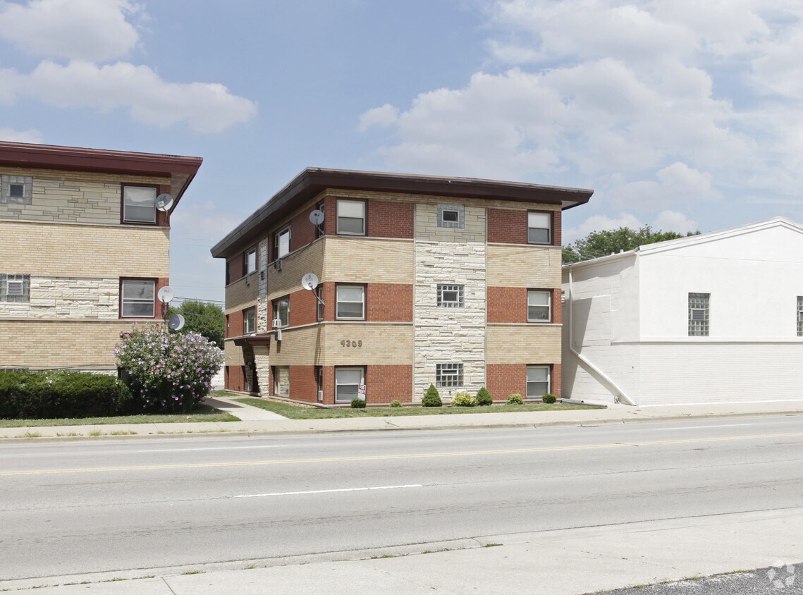 4309 Saint Charles Rd, Bellwood, IL 60104 Apartments in Bellwood, IL