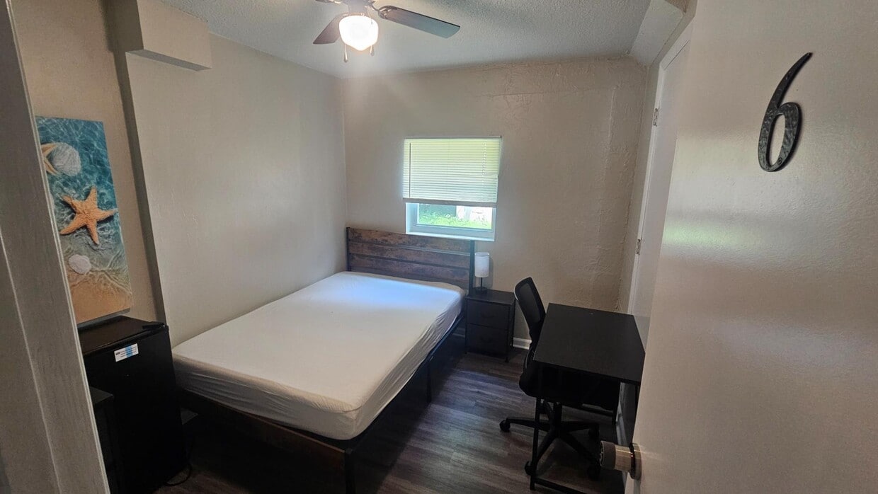 Foto principal - 1627 Wofford Ave