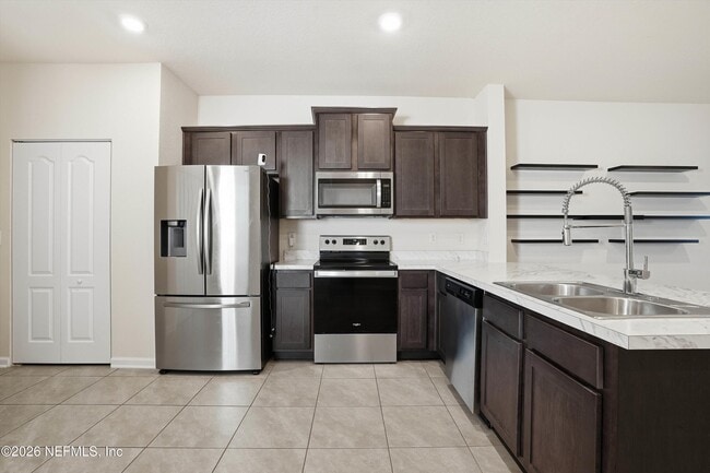 Foto del edificio - 377 Aralia Ln