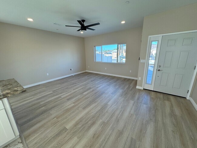 Foto del edificio - Beautiful Brand New 2 Story Home